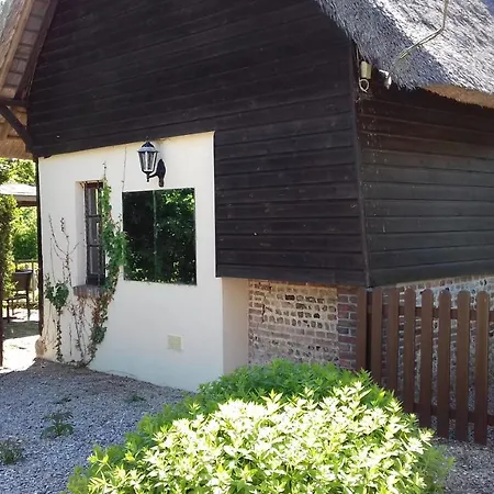 Prázdninový dům Les 2 Chaumieres Avec Piscine Epinay