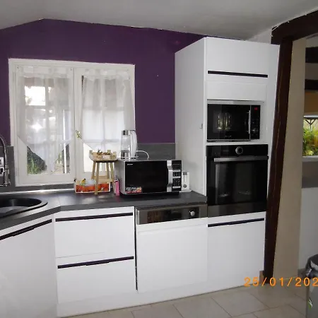 Les 2 Chaumieres Avec Piscine Holiday home Epinay