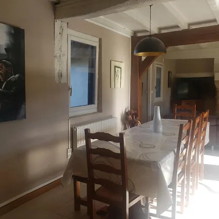 Prázdninový dům Les 2 Chaumieres Avec Piscine Epinay