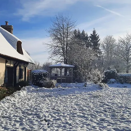 Prázdninový dům Les 2 Chaumieres Avec Piscine